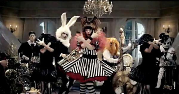 Kyary Pamyu Pamyu "Fashion Monster", Dir: Jun Tamukai (caviar)