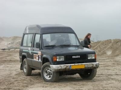 Isuzu Trooper van Spacedust