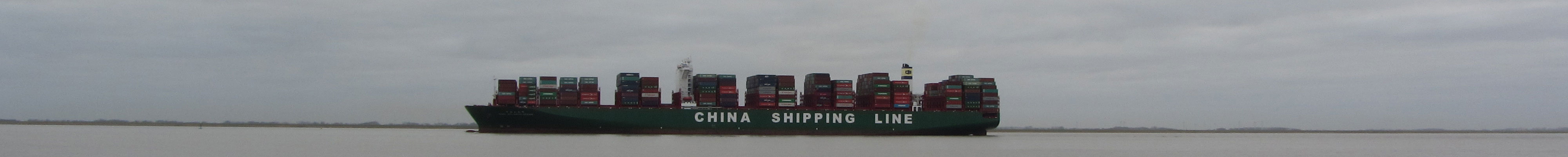 Cina Shipping Line, 300m lang, 18.000  Container