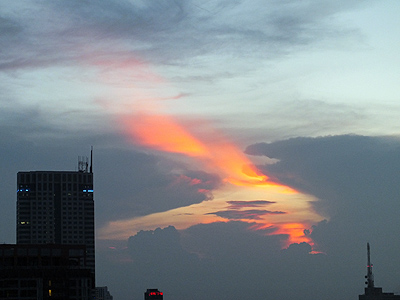 Bangkok - 1 May 2012 - 18:48