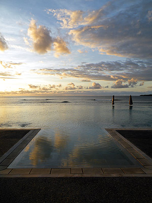 Infinity Pool - InterContinental Resort - Natadola - Viti Levu - Fiji Islands - 2 February 2010 - 19:40