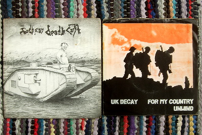 Rechts: UK Decay - For My Country (7&quot;, 1980)
<br/><br/>
Links: Southern Death Cult - Fatman (7&quot;, 1982)
