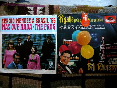 rechts - pigalle - bill ramsey
<br/><br/>
links - mas que nada - sergio mendes