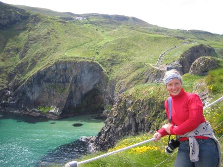 Auf der Carrick-a-Rede Hängebrücke