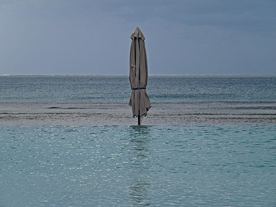 Infinity Pool - InterContinental Fiji Golf Resort &amp; Spa - Natadola Beach - Fiji Islands - 20091025 - 17:35