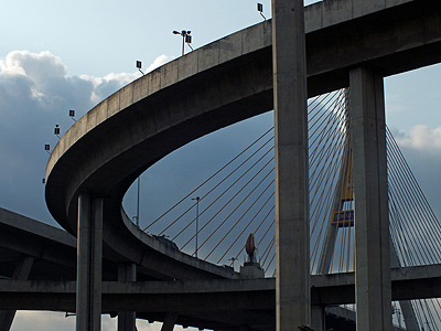 Bhumibol 1 Bridge - Lat Pho Park - Song Khanong - Samut Prakan - Thailand - 17 March 2012 - 8:11
