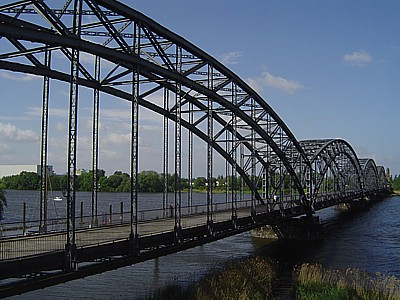 alte harburger elbbruecke, seitenansicht