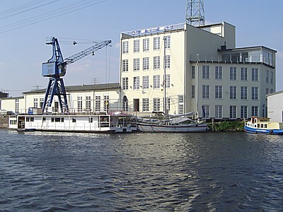 im binnenhafen von harburg