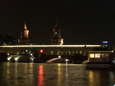 u-bahn auf der oberbaumbrücke