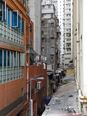 Ferry Street x Waterloo Road - Yau Tsim Mong - Kowloon - Hong Kong - 3 April 2010 - 10:11