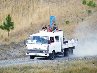 Schulausflug? - zu Rugby Game? - Nausori Highlands Road - Viti Levu - Fiji Islands - 20 August 2010 - 12:12