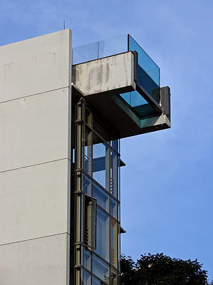 Cantilevered Pool - The Arris - Singapore