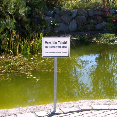 Vorsicht Teich!