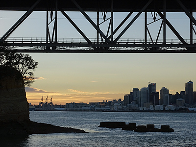 Harbour Bridge - Auckland - New Zealand - 28 January 2015 - 6:45