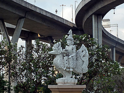 Suan Bhumibol1 Bridge - Phra Pradaeng - Samut Prakan - 17 March 2012 - 8:06