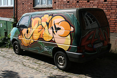 Bus mit Grafitto