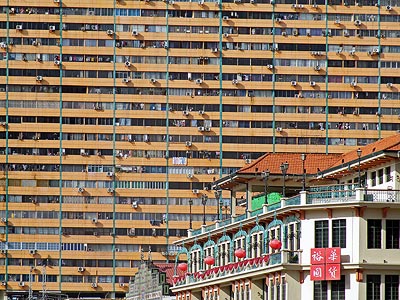 Yue Hwa Building in front of People's Park Complex - Chinatown - Singapore