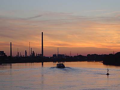 suederelbe von d. Alten Harburger Elbrücke