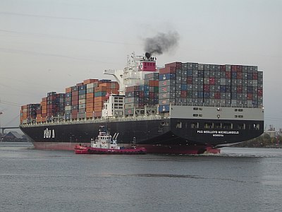 P&amp;O Nedlloyd 'Michelangelo' (8450TEU) läuft aus Altenwerder aus.