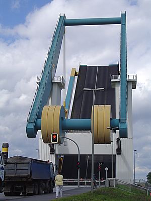 brücke ueber estesperrwerk, neuenfelde.