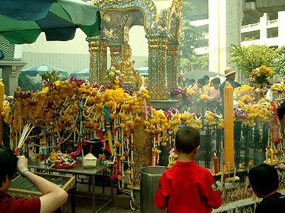 Erawan Shrine - Bangkok - 15 February 2004 - 10:33