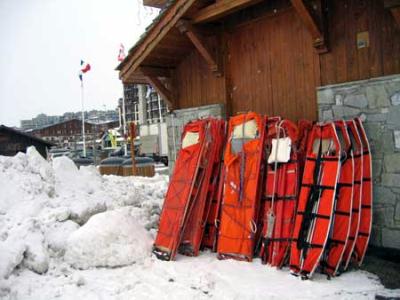 akias, tignes