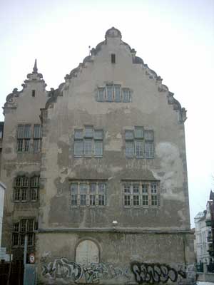 institut für (anorganische?) chemie, callinstraße.