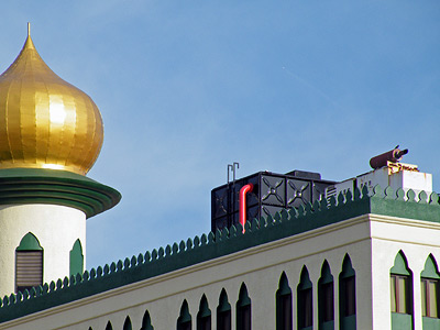 Zwiebelturm, Wassertank, Notstromaggregat - Jamiyah Islamic Centre - Geylang - Singapore