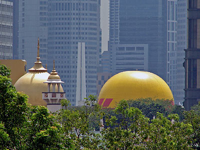 Mohammad Sultan Mosque und DHL Ballon