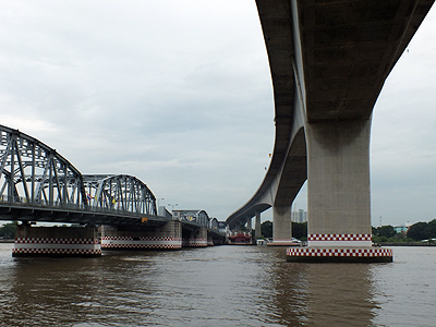 Memorial Bridge - Chao Phraya - Bangkok - 21 September 2011 - 8:05