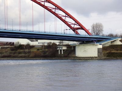 Hochfelder Bruecke, heisst die eigentlich so?