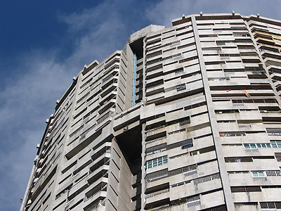 Pearl Banks Apartments - Singapore - 25 August 2007 - 9:15