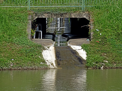 Kallang Basin - Upper Boon Keng Road - Singapore - 10 July 2014 - 9:59