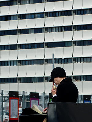 Quay Street - Auckland - New Zealand - 22 August 2014 - 12:17