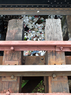 Railway Bridge - Khlong San Saeb - Wat Borom Niwat - Bangkok - 1 September 2011 - 8:48