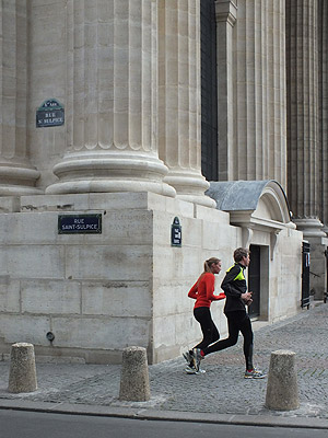 Rue Saint Sulpice - Paris - 15 April 2012 - 18:38