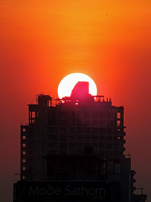 Sathorn Ghost Tower - Bangkok - 9 January 2013 