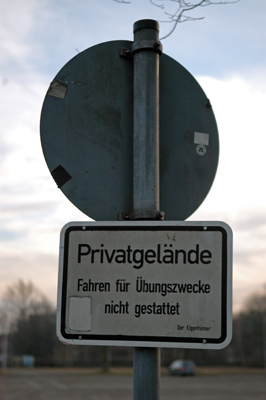 Nicht Üben Schild