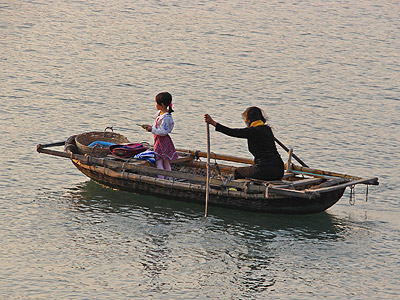 Floating Village - Cat Ba - Halong Bay - Vietnam - 2 January 2008 - 17:49