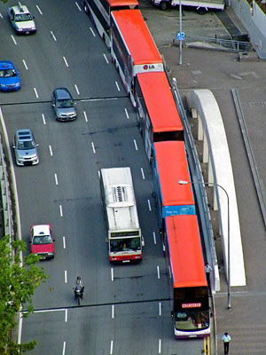 Shuttle Buses von U-Bahn zu F1