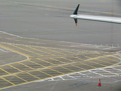Hong Kong Airport - 22 January 2011 - 14:41