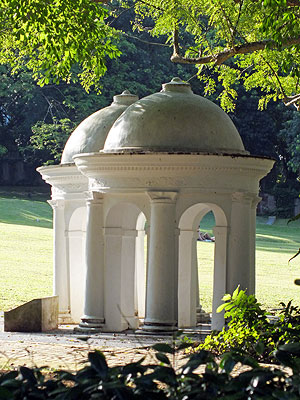 The Cupolas - Fort Canning Park - Singapore - 13 July 2011 - 17:25