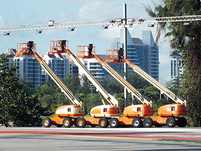 F1 - Pit Straight - Marina Bay - Singapore - 12 July 2011 - 17:13