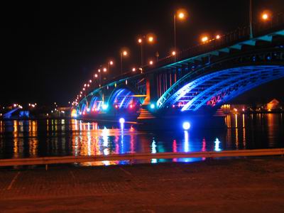 Theodor-Heuss-Brücke zur Luminale