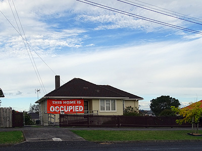 Taniwha Street - Glen Innes - Auckland - 22 March 2015 - 17:47