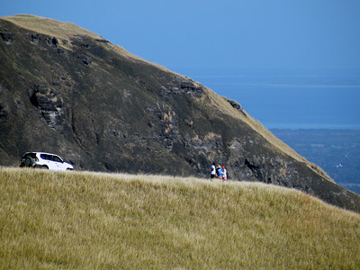 Tourists above Nadi - Nausori Highlands - Viti Levu - Fiji Islands - 21 July 2010 - 10:00