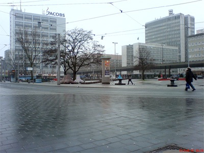 Bahnhofsvorplatz.