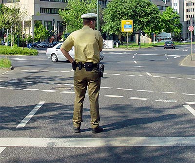 vorhin, vor mir am mörsenbroicher ei...