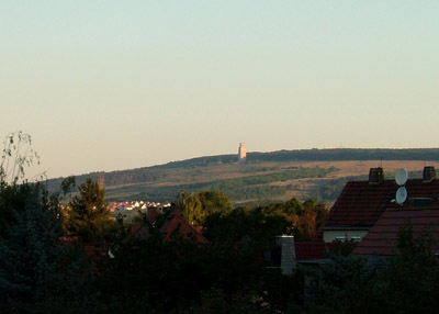 Ettersberg (Buchenwaldturm) oberhalb Weimars