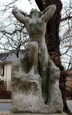 Jahrzehntelang von der anderen Seite beim Vorbeifahren gesehen und für eine Frau gehalten.